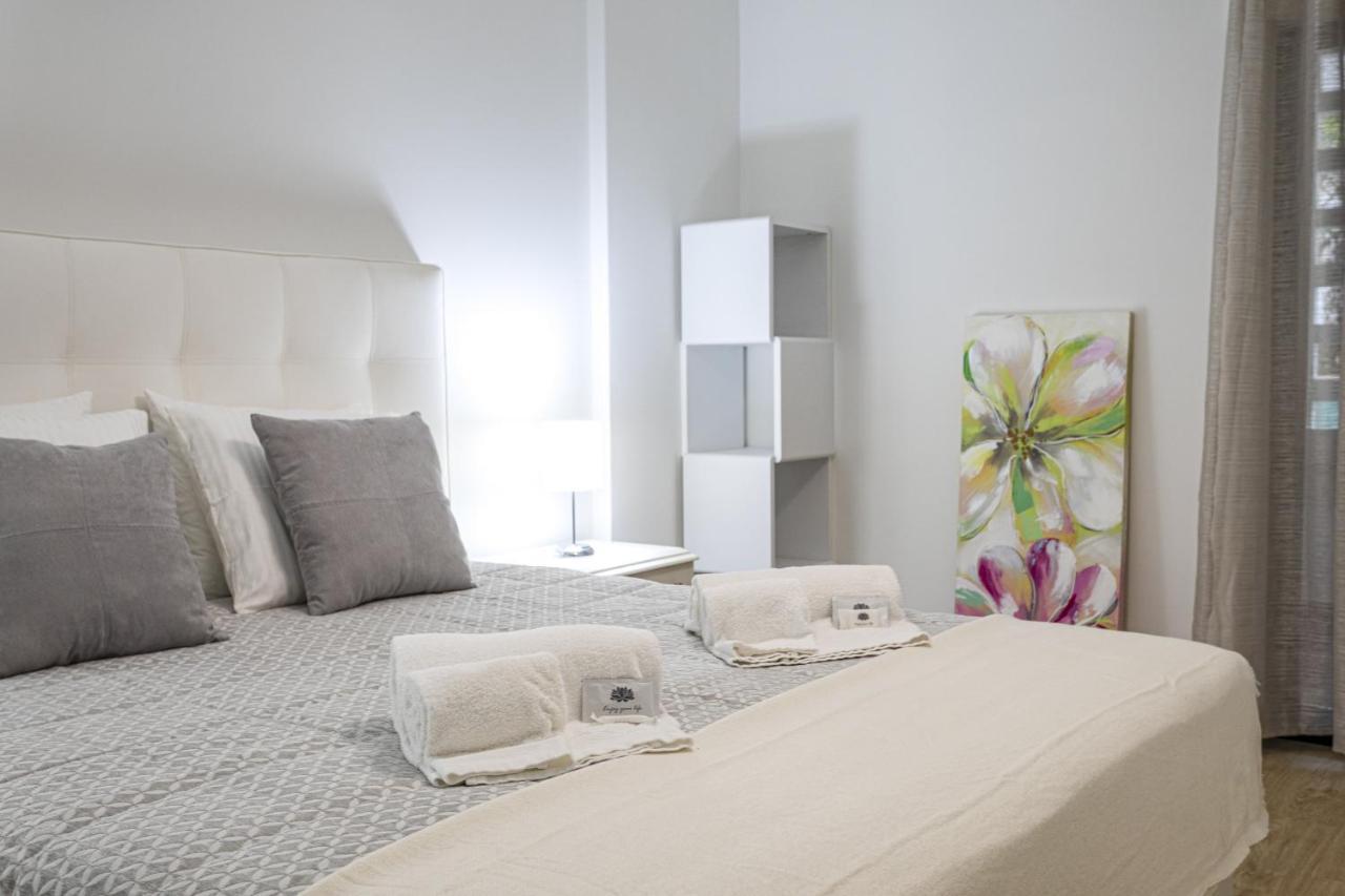 Miral 2 - Beach Front Apartment With Pool 쿼테이라 외부 사진